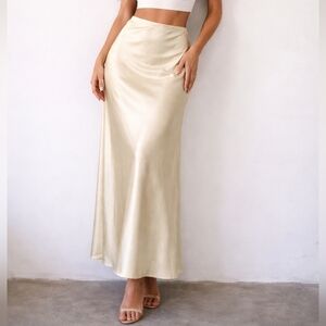 NWT Maison D'Amelie Satin Maxi Skirt Size L Midi